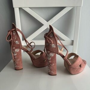 NWOT Nasty Gal Strappy Lace Up Embroidered Platform Block Heels in Dusty Rose
